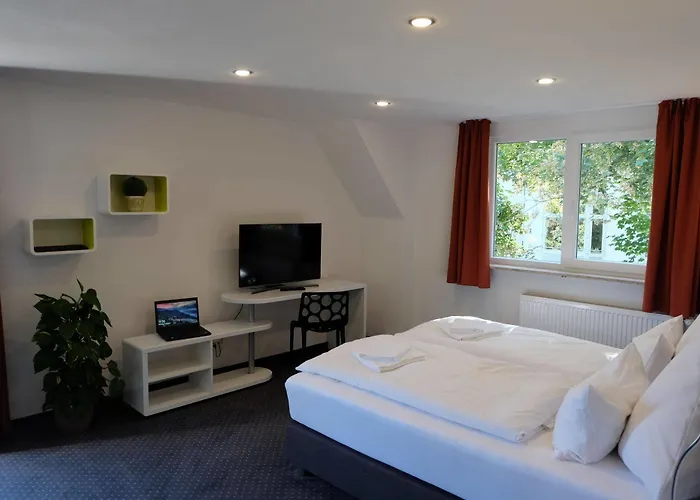 Hs Stromberg 2* סטרומברג